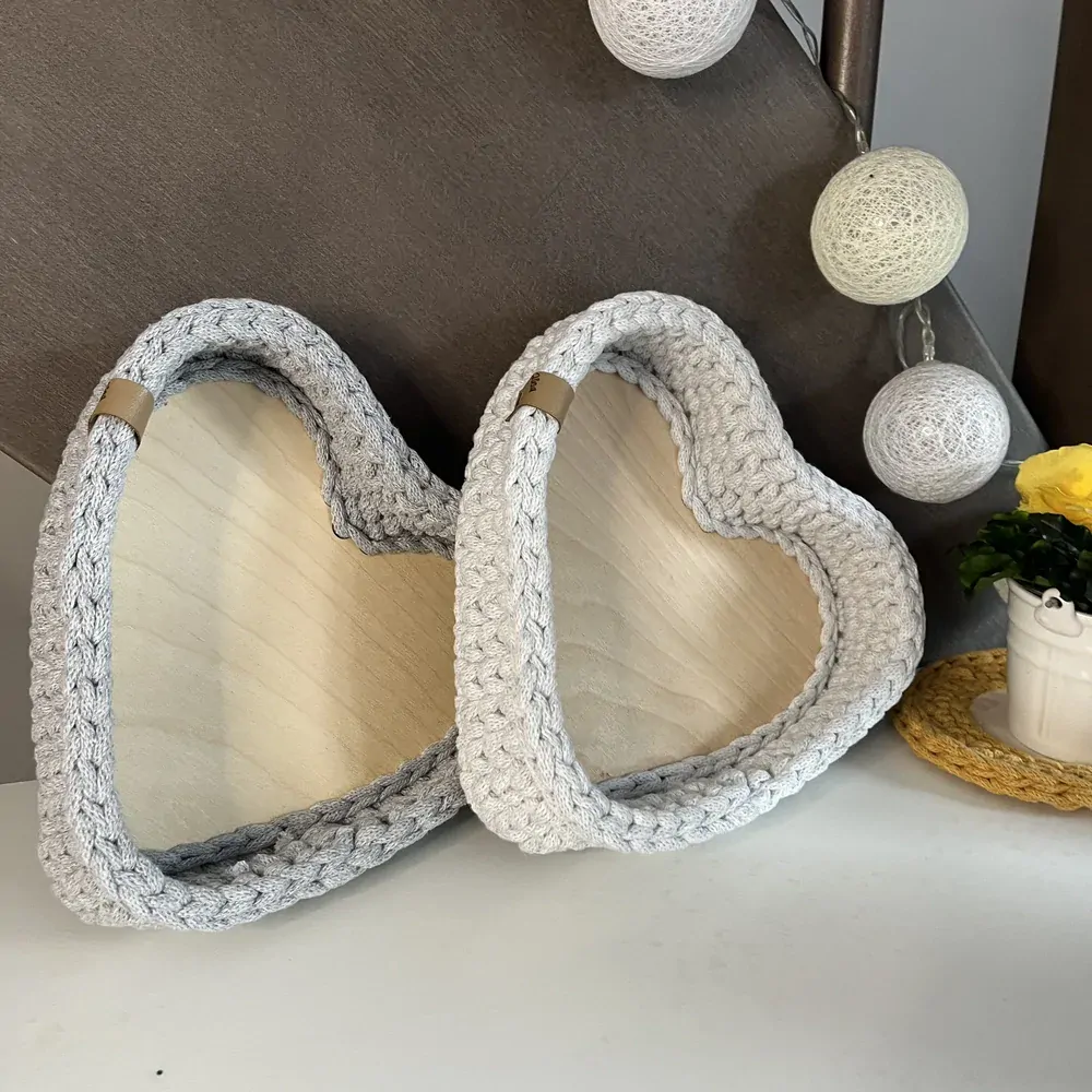 Košík srdce (různé barvy)