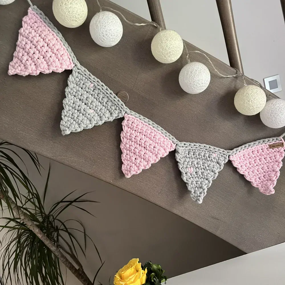 Girlanda (různé barvy)