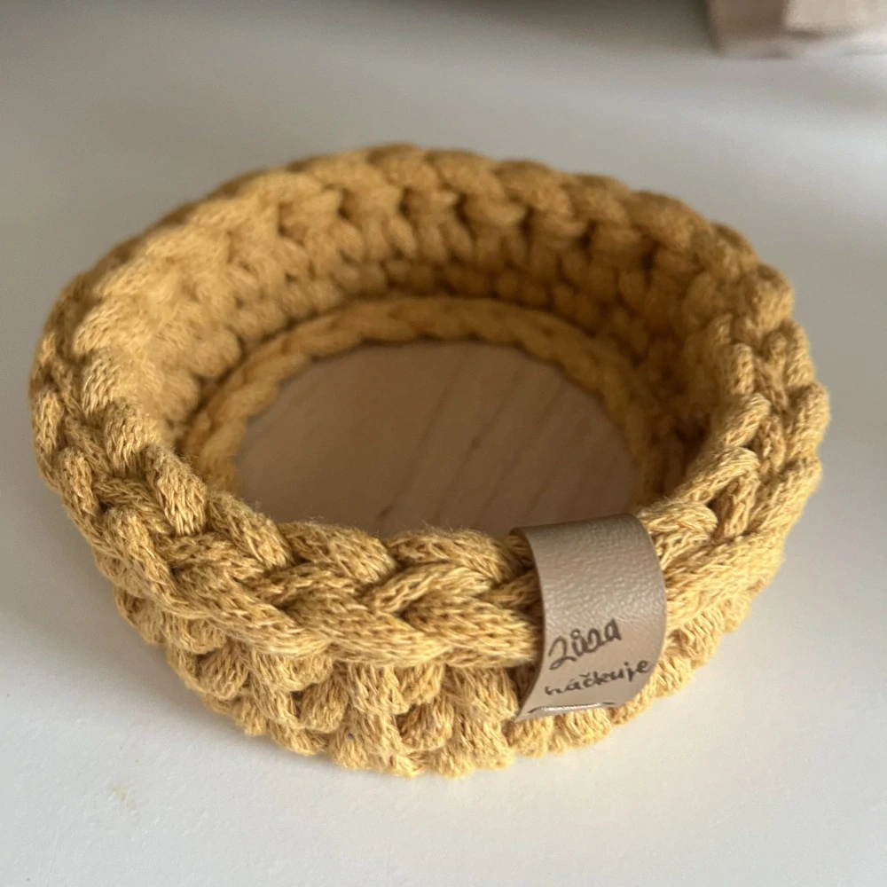 Košík na drobnosti hořčicový