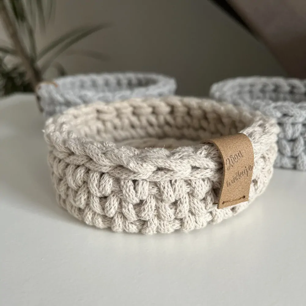 Košík na drobnosti slonovinový