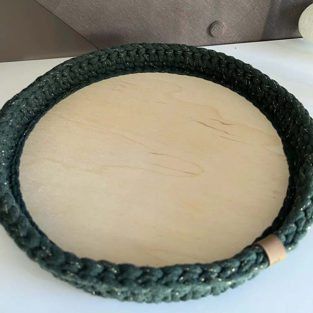 Dekorační tác tmavě zelený se zlatou nitkou