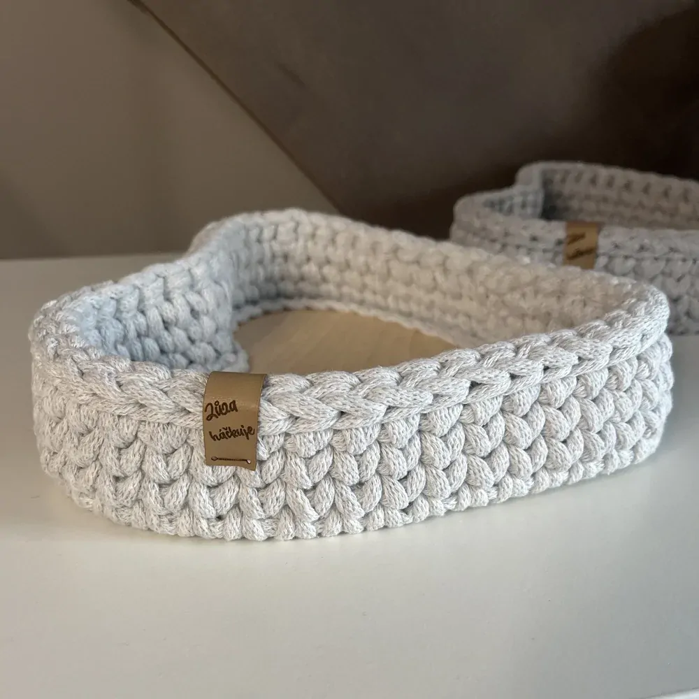 Košík srdce - světle šedý