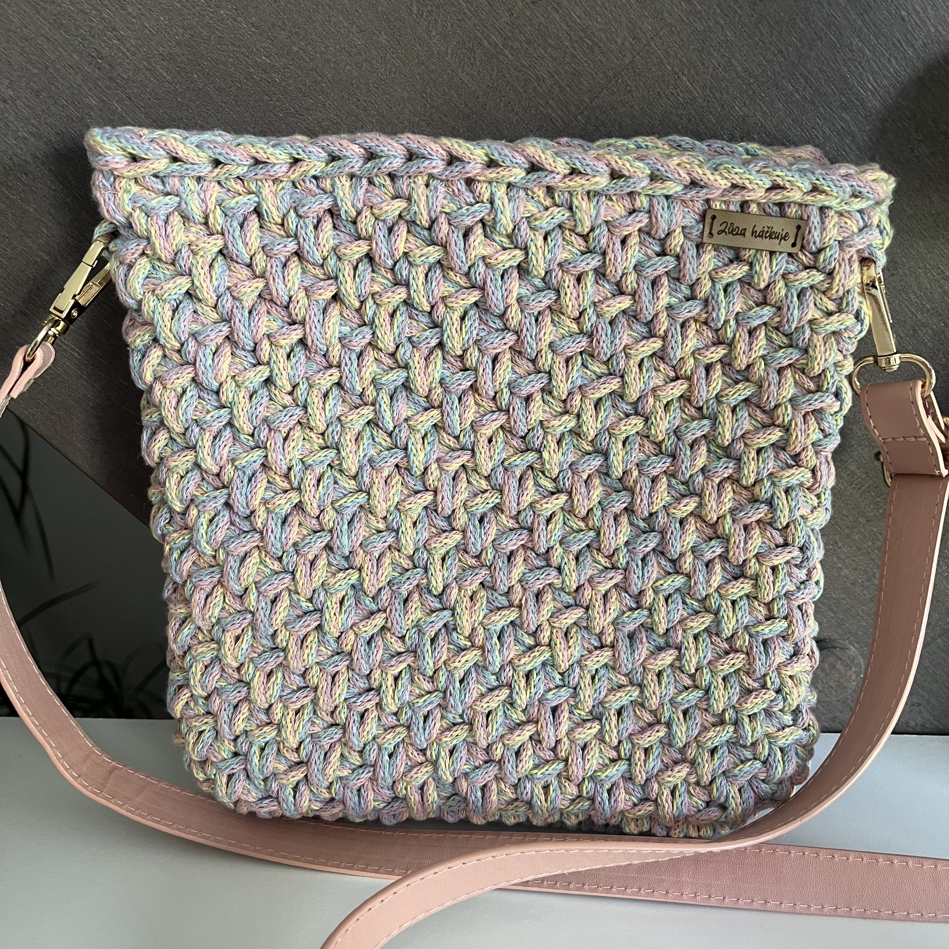 Duhová kabelka crossbody