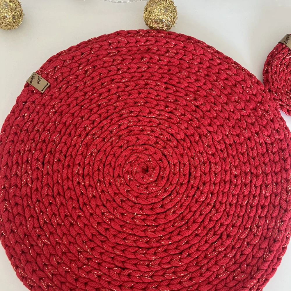 Prostírání se zlatou nitkou (různé barvy)