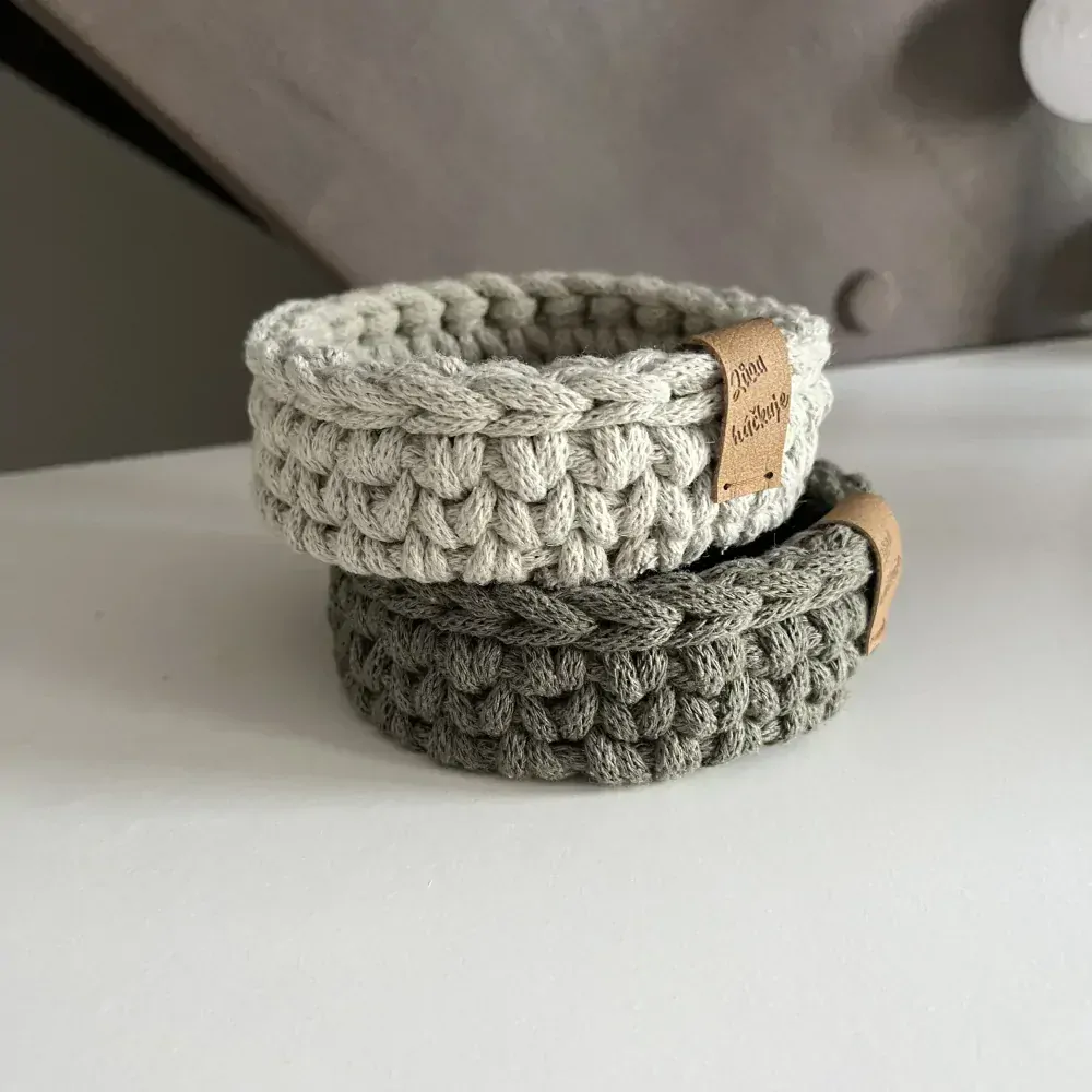 Košík na drobnosti (různé barvy)