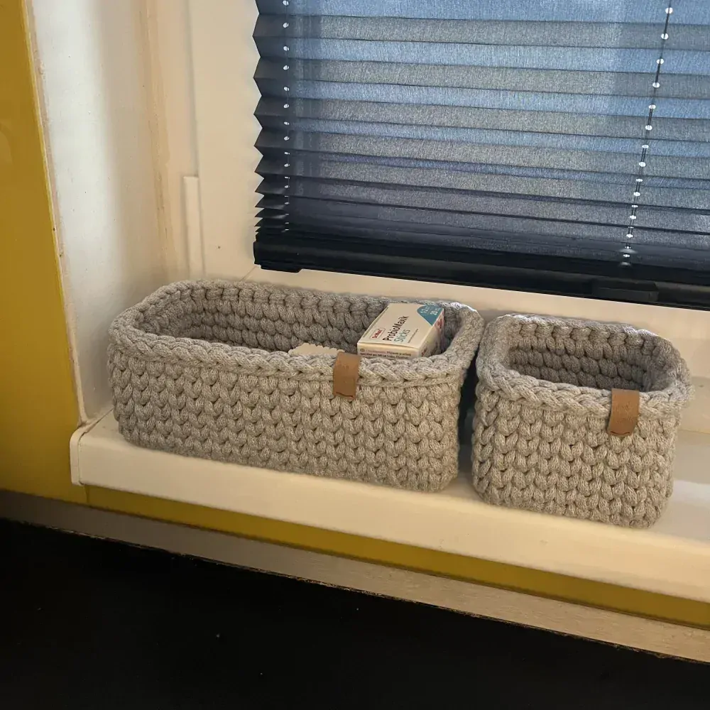 Sada košíků (různé barvy)