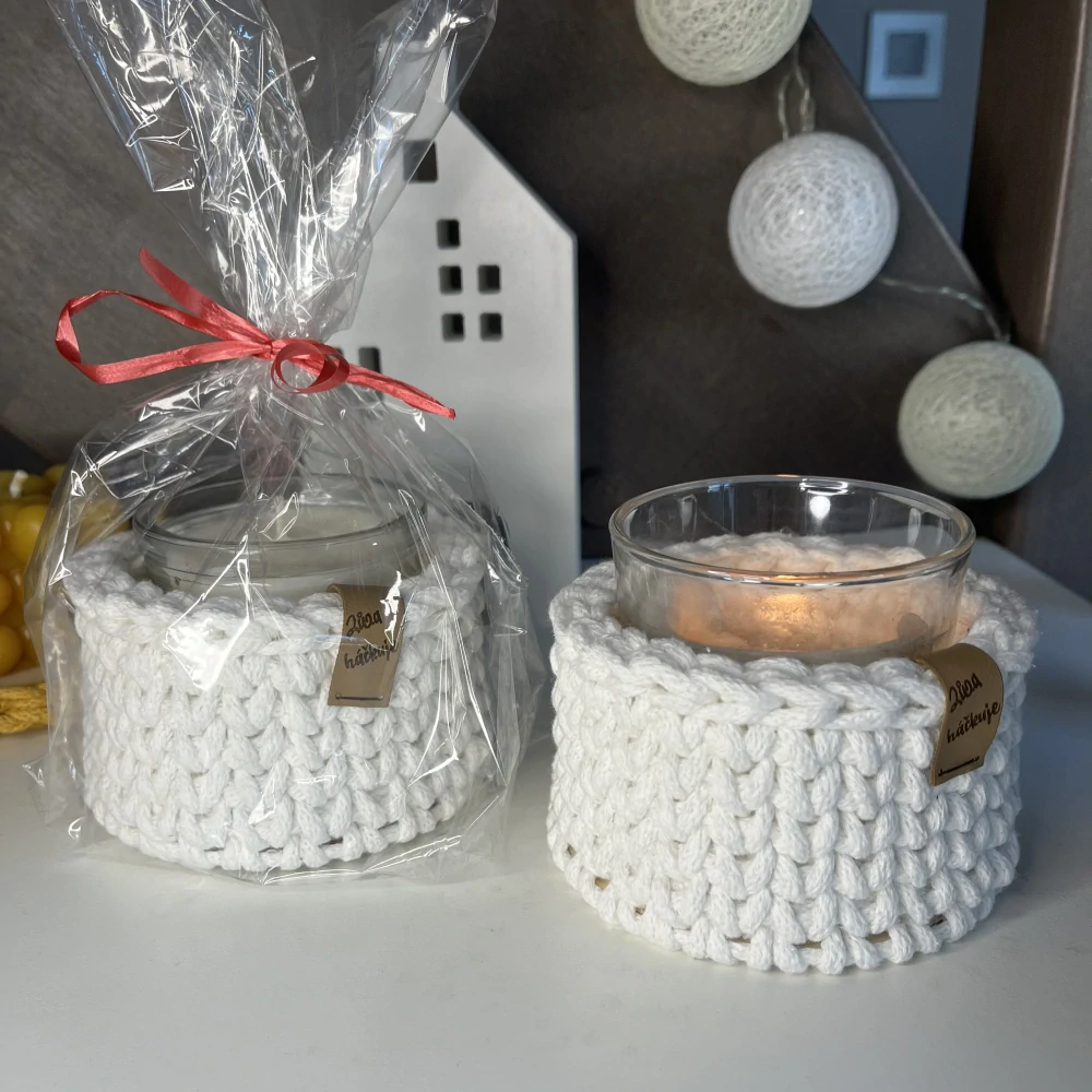 Svícen s přírodní svíčkou - olivový