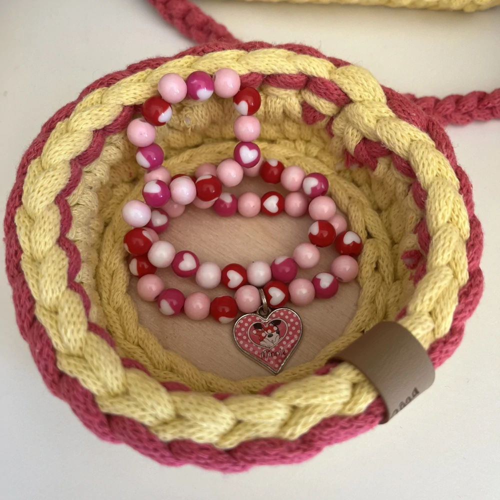 Dětská sada košíků pro holčičky - úložný košík na hračky a malý košíček na drobnosti - žlutá s růžovou